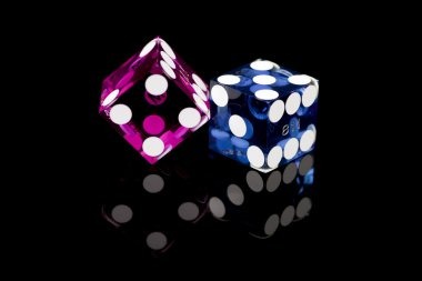 Live dealer blackjack table with multiple cameras