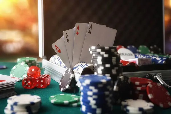 Live Three Card Poker table layout Three Card Poker table interface on koitoto com